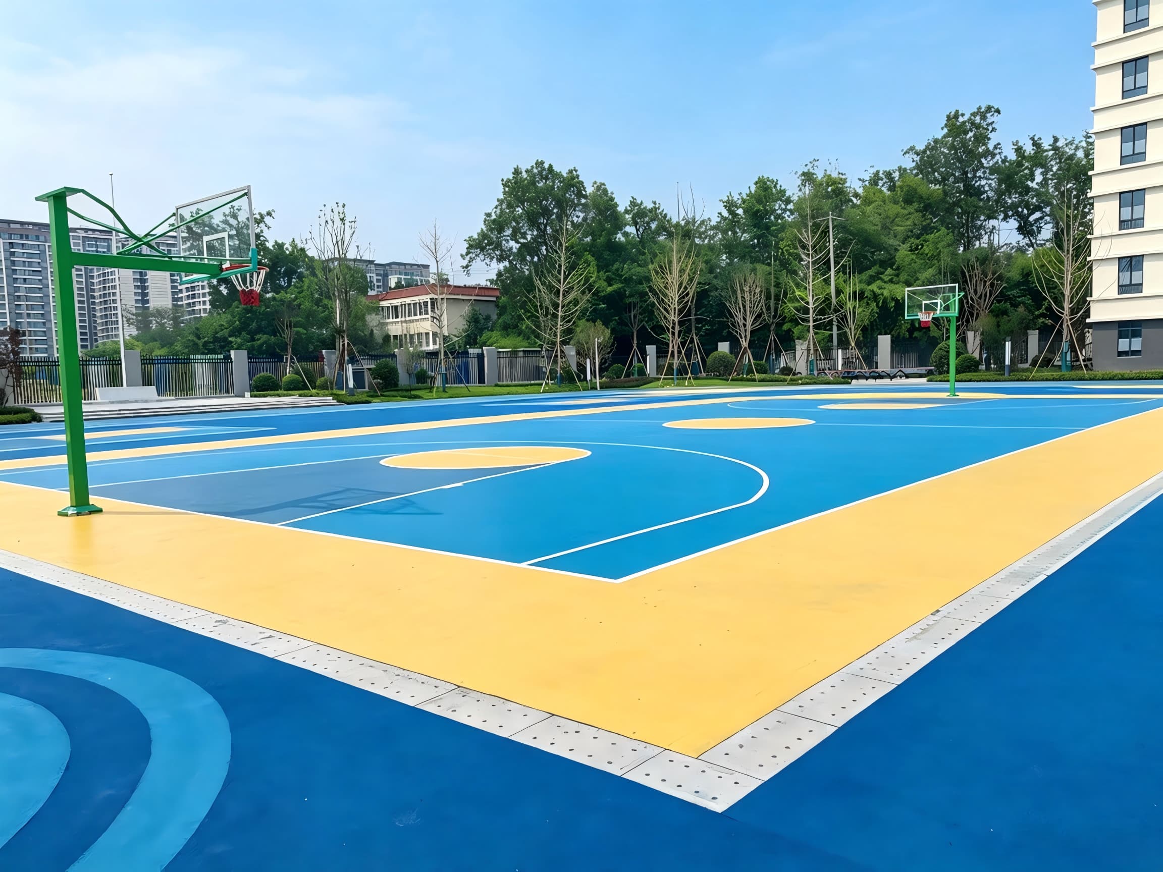 学校篮球场
